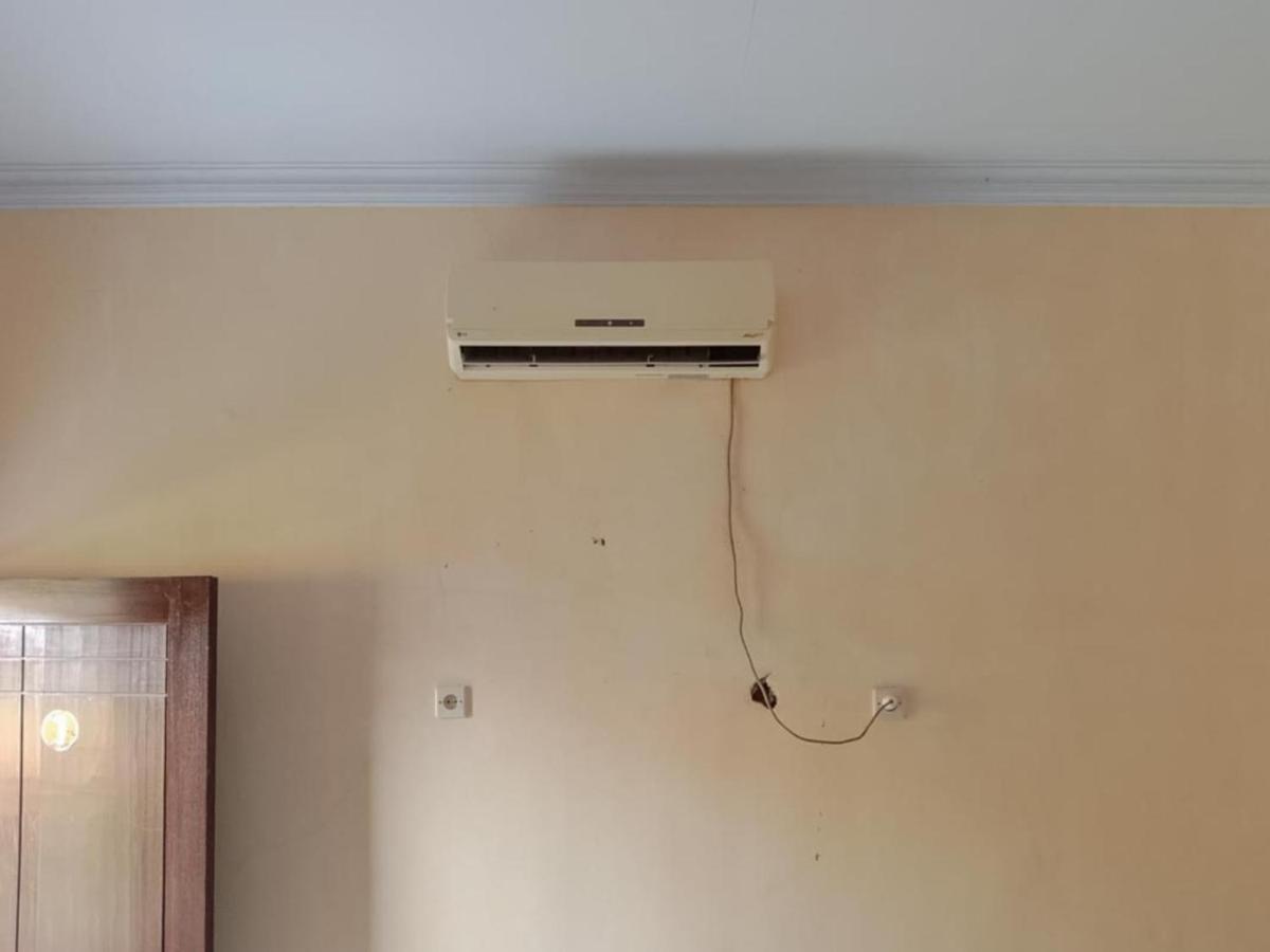Zulfina Homestay Syariah Mitra Reddoorz Banyuwangi  Kültér fotó